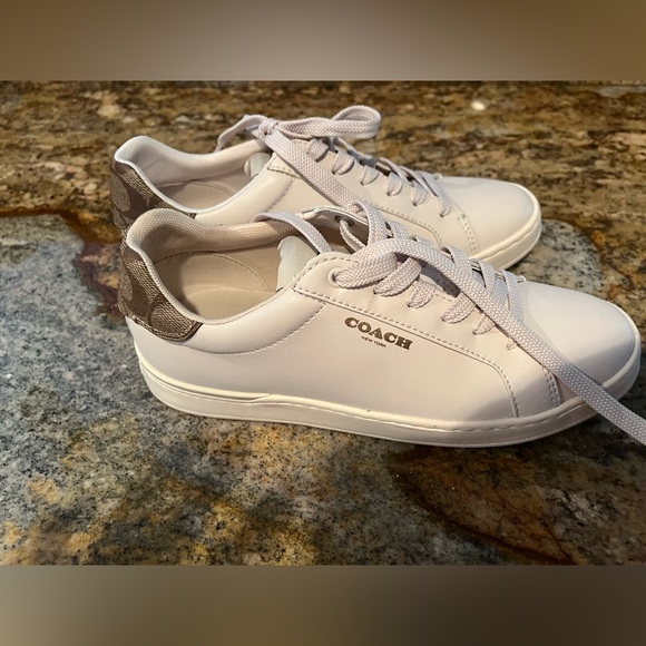 Coach clip lowtop sneakers NWOT - Picture 4 of 8